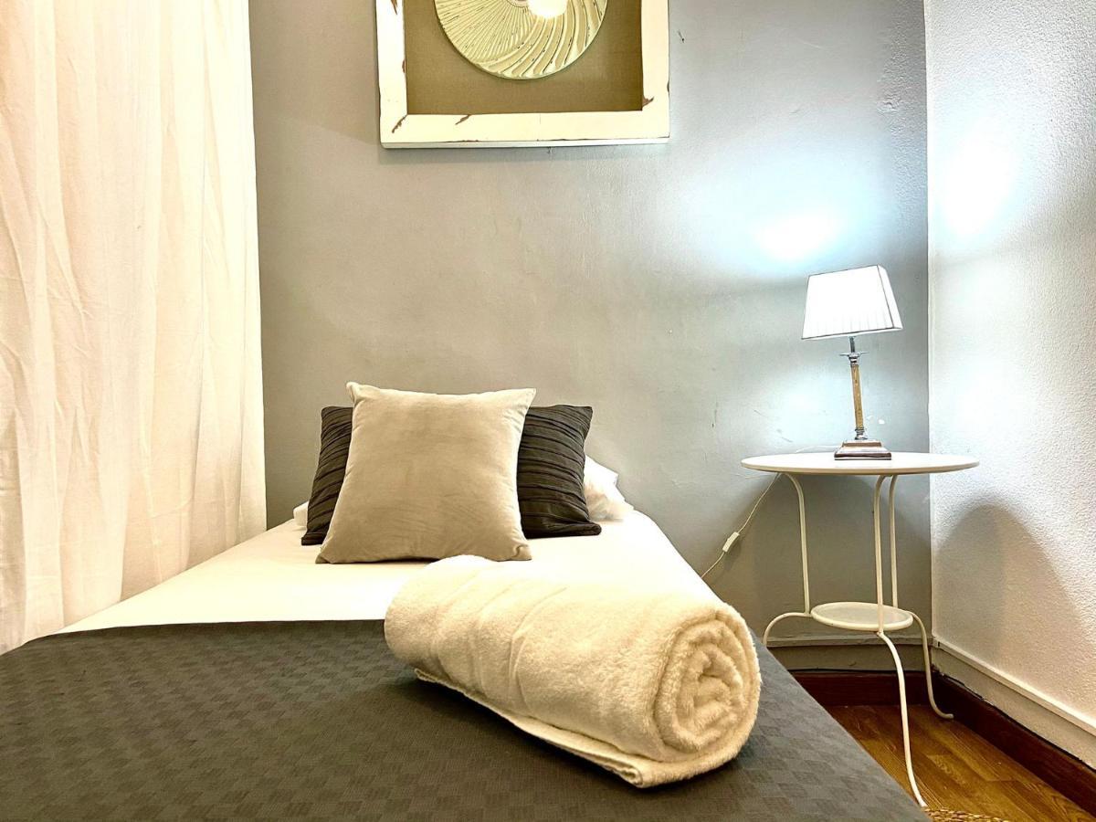 Hostel Alani Montjuic Barcelona Zewnętrze zdjęcie